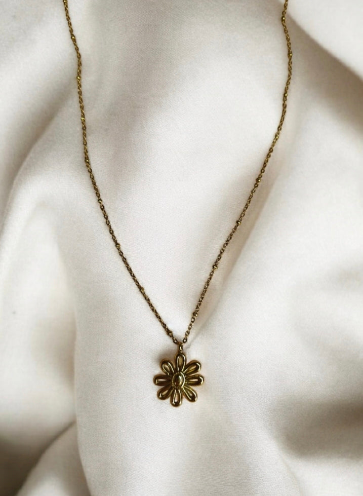 Collier Fleur dorée